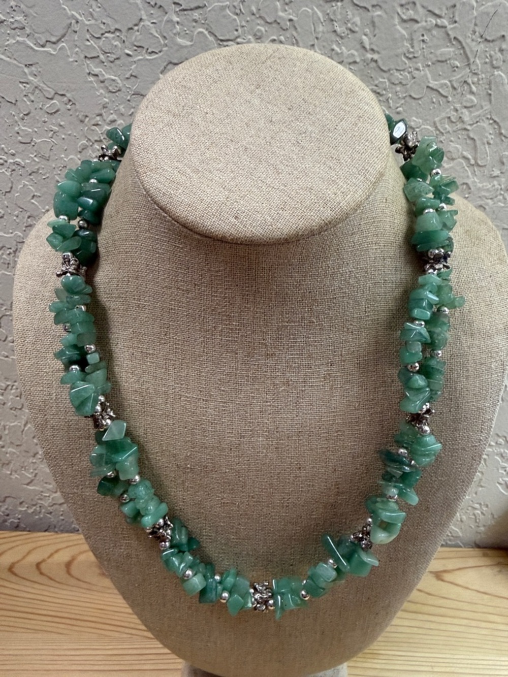 Fashion Jewelry Green Chip Bead Necklace with Silver Accents